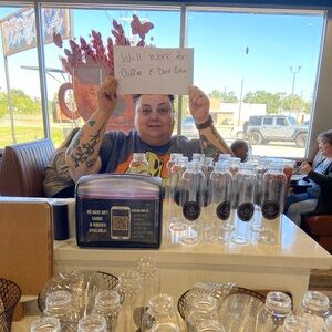 Meet your Posher, Nikie